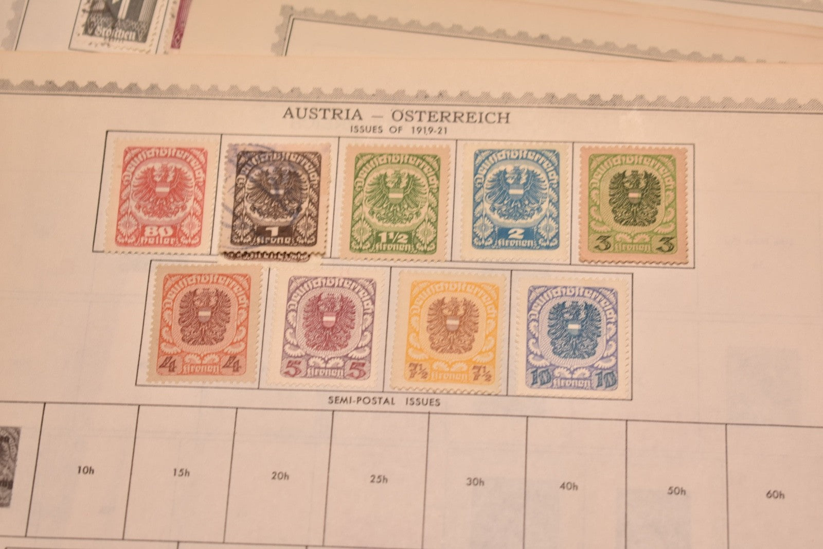 AUSTRIA - STRONG MINT AND USED COLLECTION ON ALBUM PAGES - BIN GAB