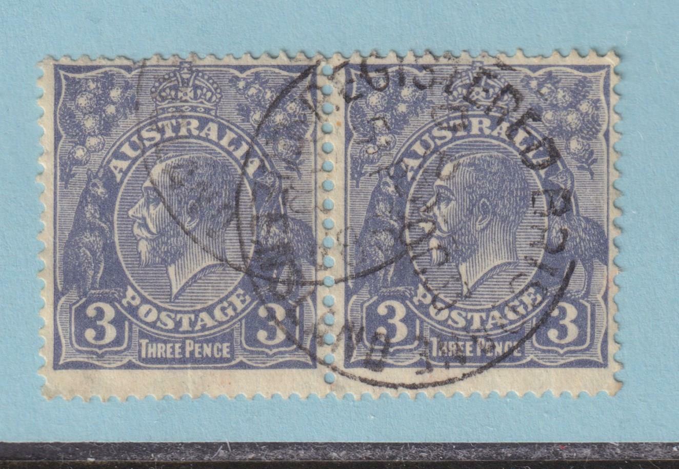AUSTRALIA 72  USED PAIR - NO FAULTS VERY FINE! - VHU
