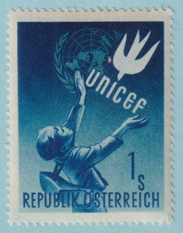 AUSTRIA 559  MINT NEVER HINGED OG ** NO FAULTS EXTRA FINE! - ZRA